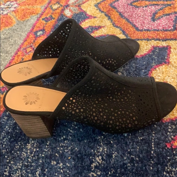 Yellow box block heel sandals size 9 - Picture 3 of 3